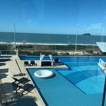 Bali Beach Home Club Rogga Beira Mar - Balneario Piçarras エクステリア 写真